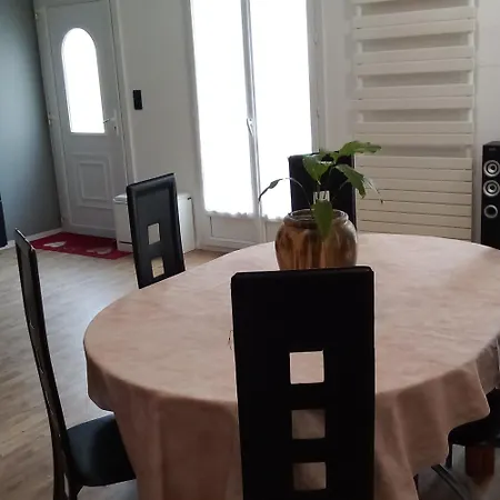 Pavillon Avec Jardin אונאי-סו-בואה